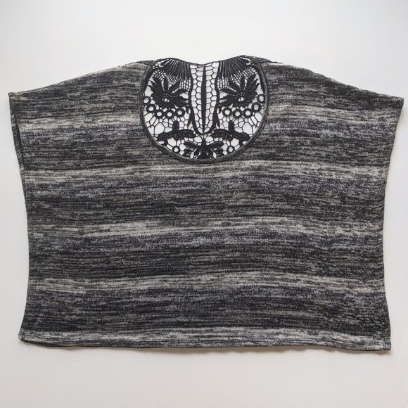 Black & White Cropped Lace Open Back Sweater BONGO - Picture 6 of 8